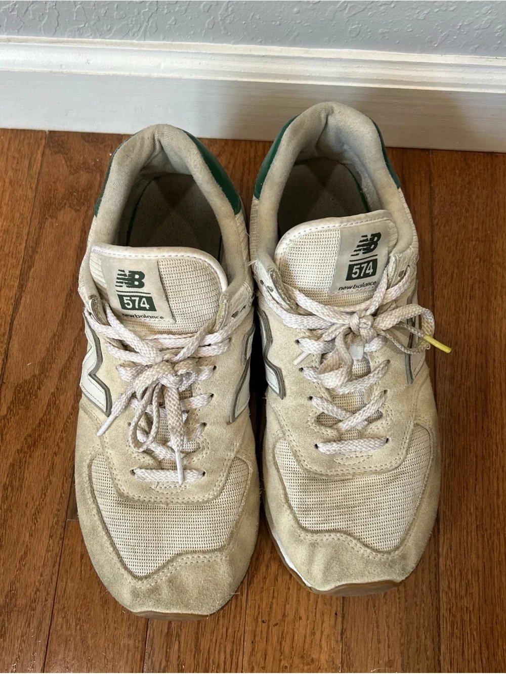 New Balance 574 Running Shoes Athletic Sneakers Men’s Size 9.5 Gray Green White